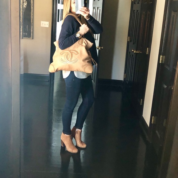 ❌SOLD❌AUTHENTIC CHANEL Tote - Picture 8 of 8